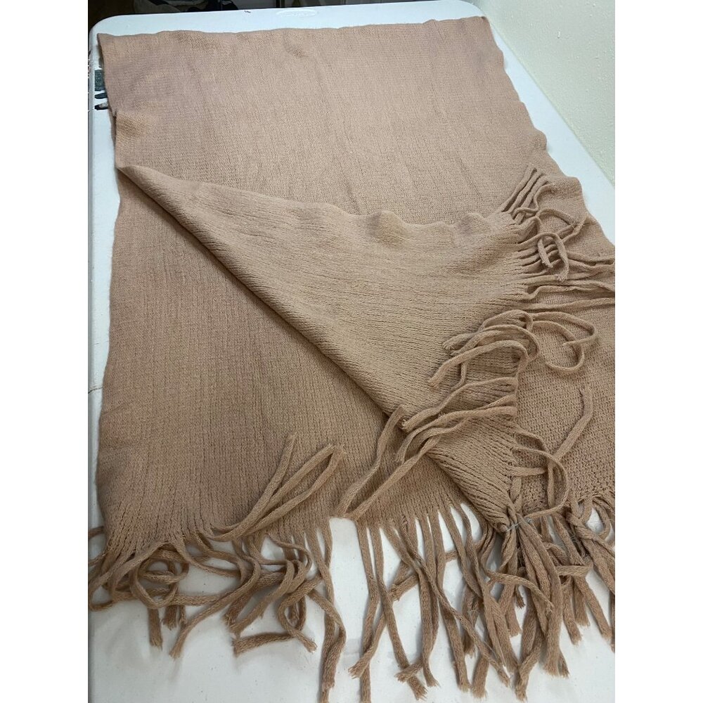 Steve Madden Camel Knit Fringe Scarf Wrap Shawl One Size 100% Acrylic - Picture 3 of 7